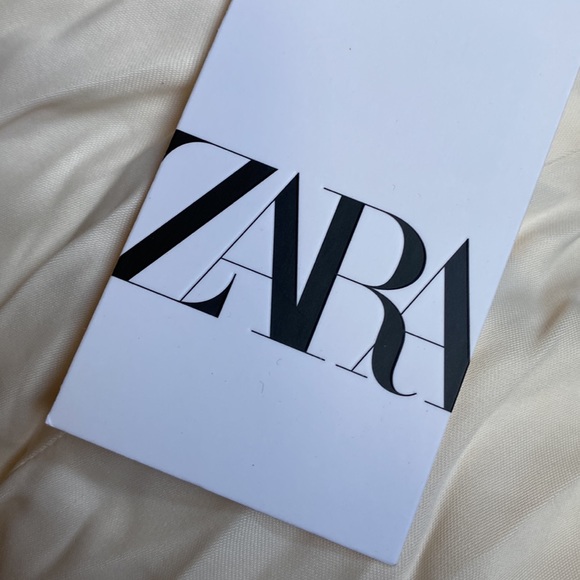 NWT. Zara Cream Crossover Satin Effect Jumpsuit. Size L. - Picture 10 of 13